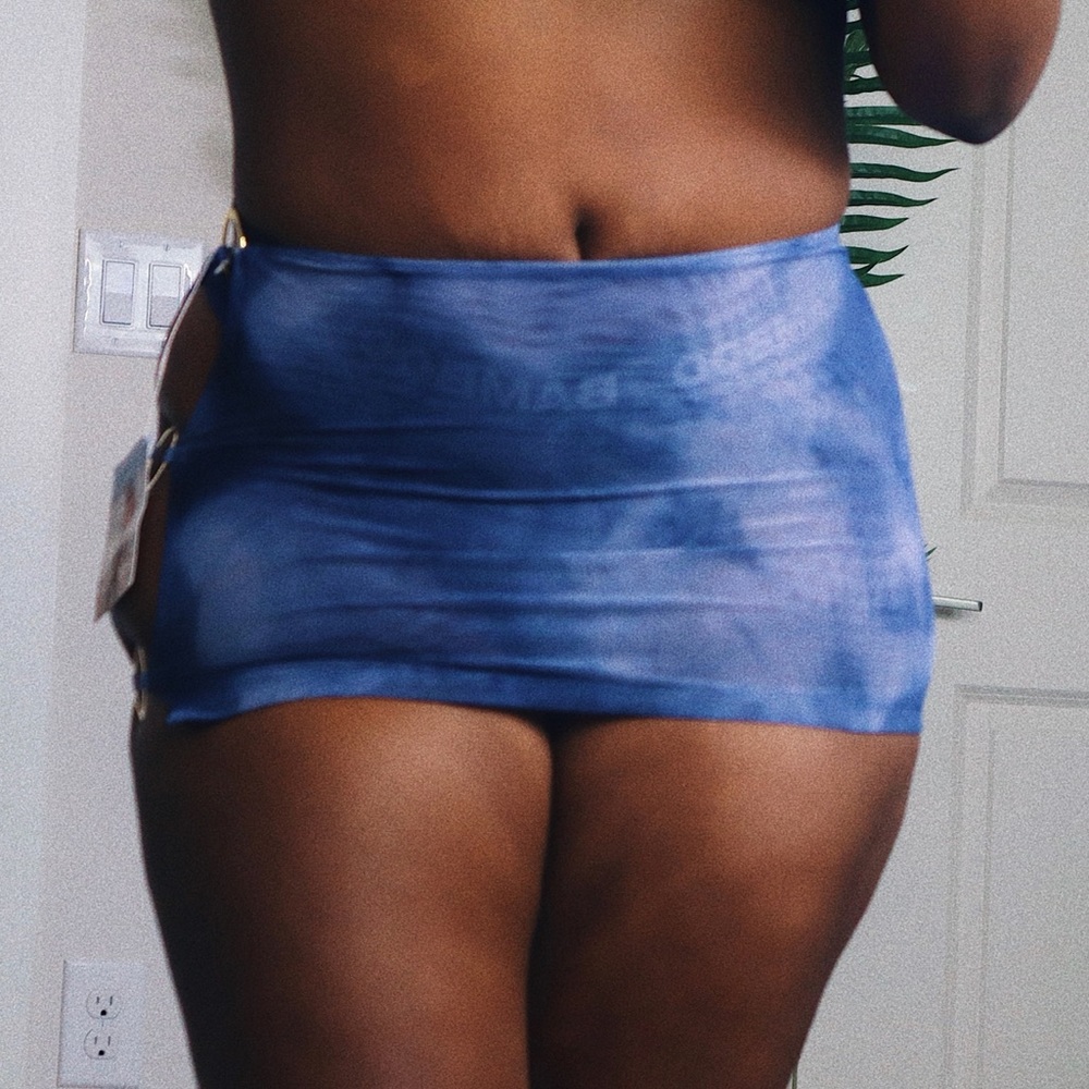 Mesh mini skirt